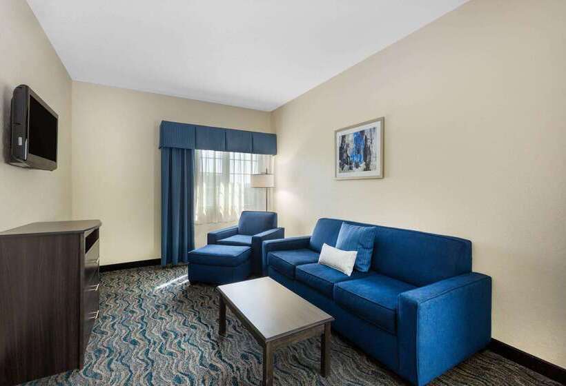 בית מלון כפרי Baymont By Wyndham Des Moines Airport