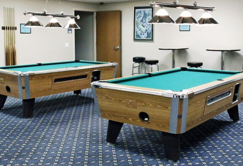 هتل Baymont By Wyndham Des Moines Airport