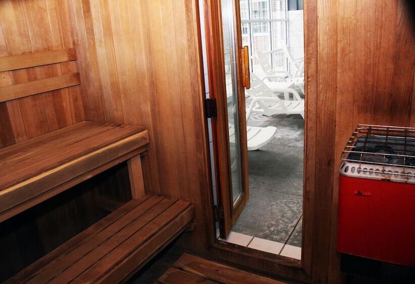 בית מלון כפרי Baymont By Wyndham Des Moines Airport