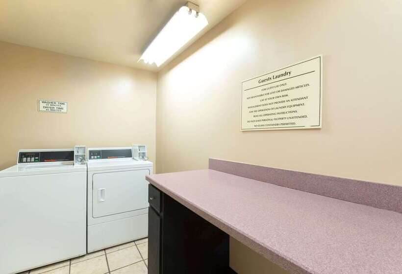 هتل Baymont By Wyndham Louisville East