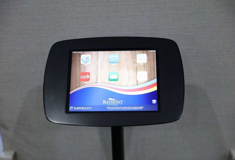 בית מלון כפרי Baymont By Wyndham Rockford