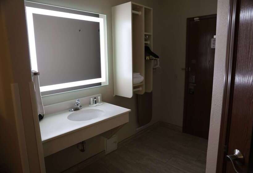 בית מלון כפרי Baymont By Wyndham Rockford