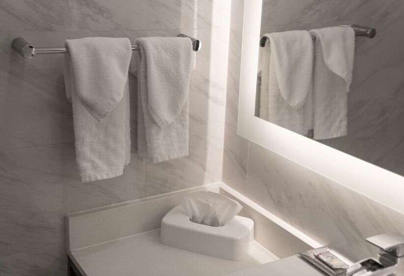 فندق Best Western Historic Bayfront