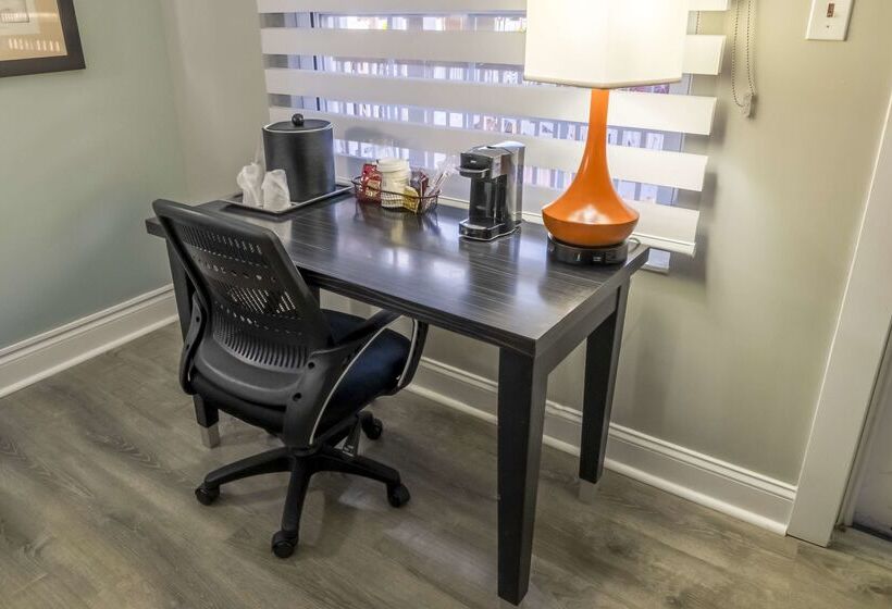 فندق Best Western Historic Bayfront