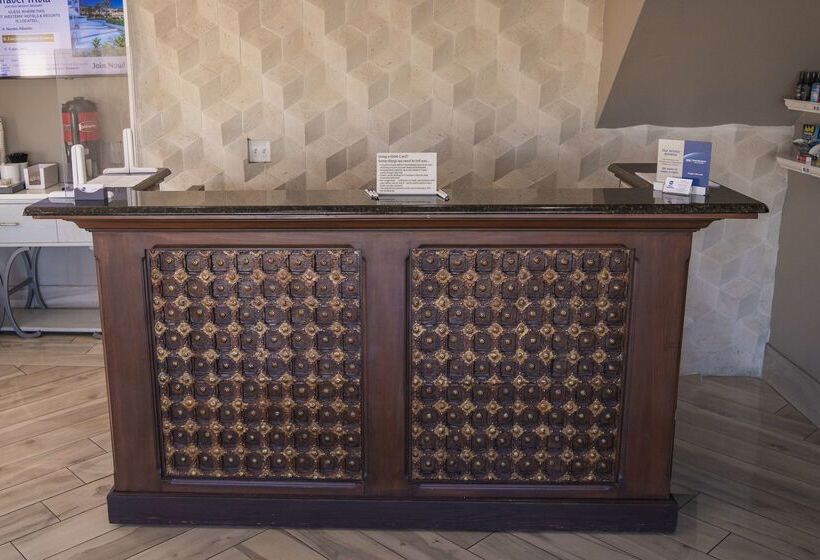 فندق Best Western Historic Bayfront