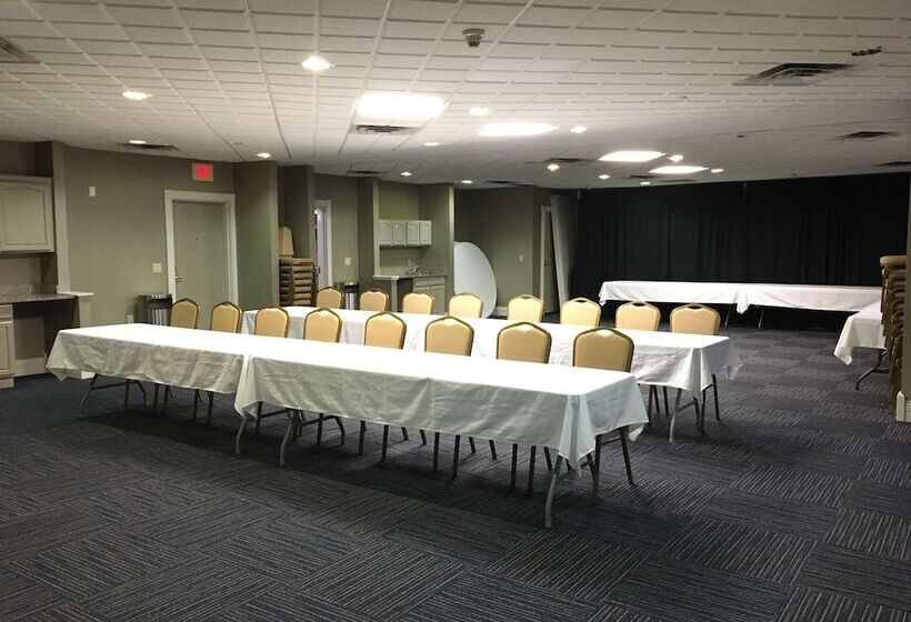 호텔 Best Western Plus Kalamazoo Suites