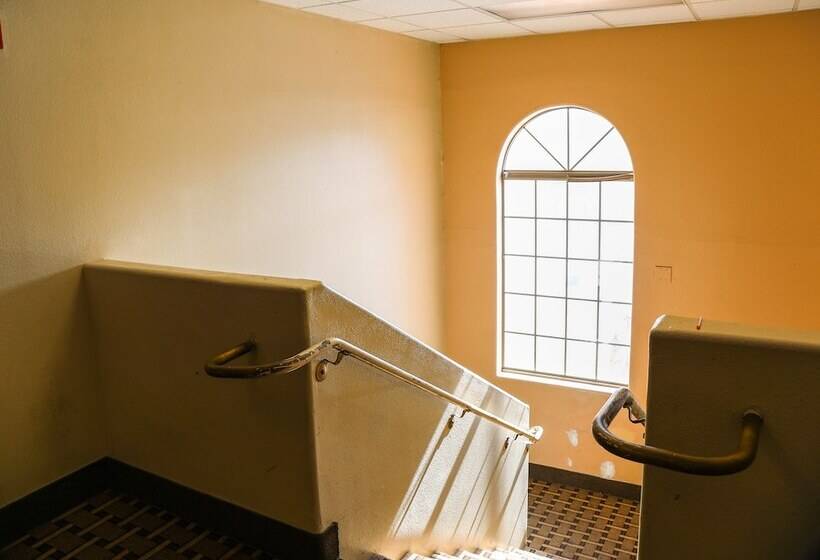 ホテル Budget Inn