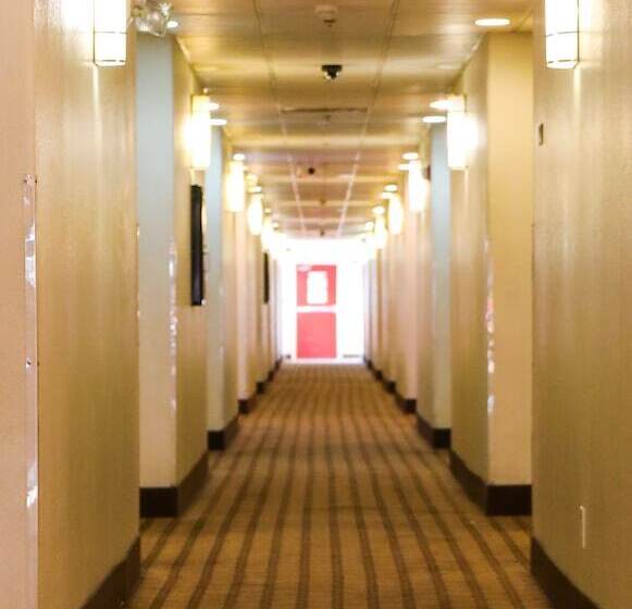 ホテル Budget Inn