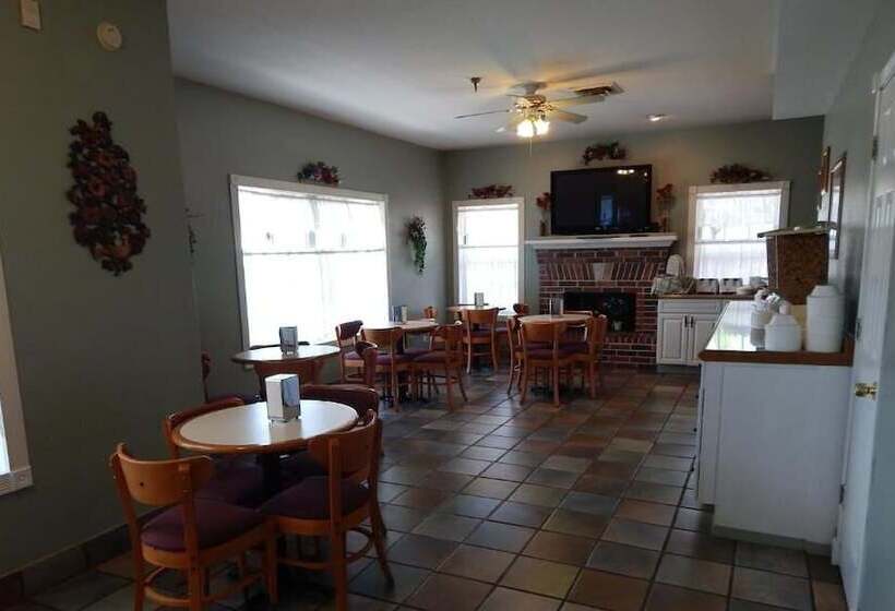 فندق Carriage House Inn