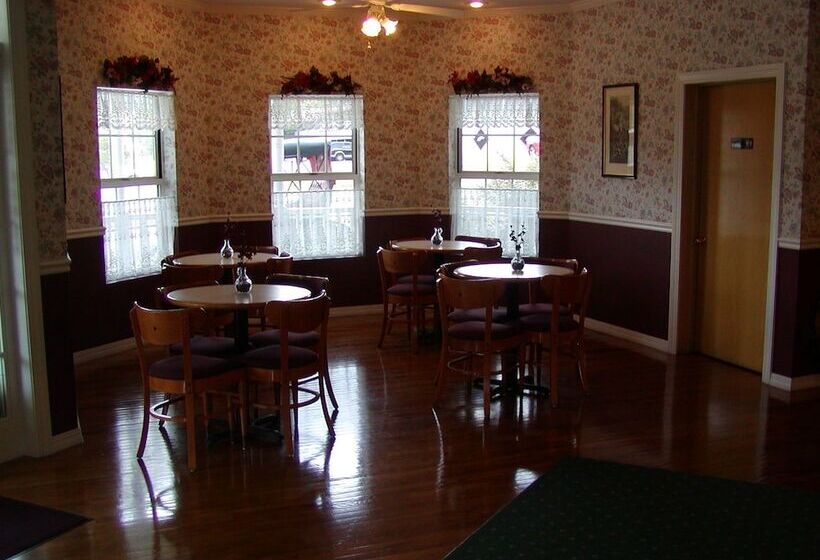 فندق Carriage House Inn