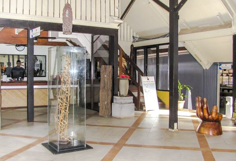 هتل Coconut Palms Resort