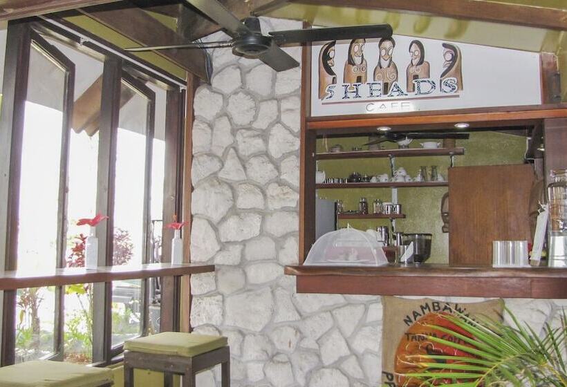 هتل Coconut Palms Resort