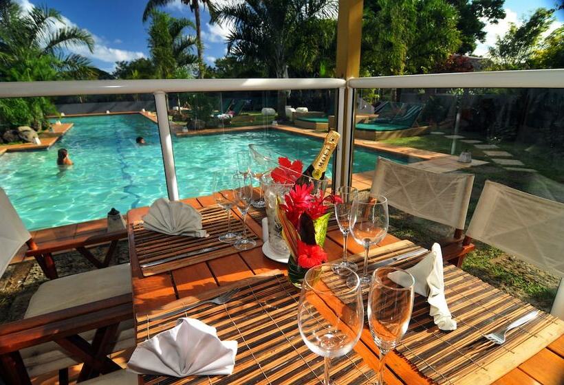 هتل Coconut Palms Resort