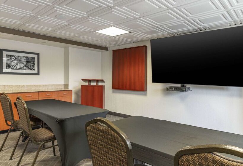 ホテル Comfort Inn University