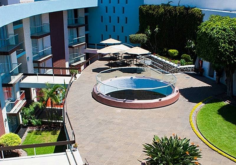 Country Hotel & Suites