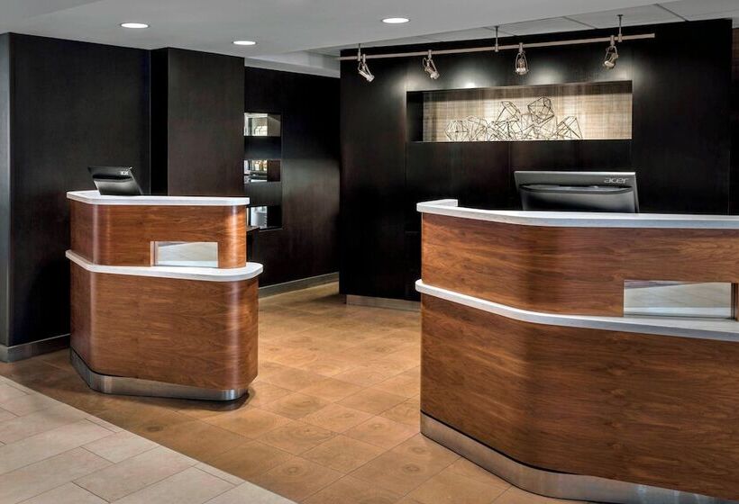 ホテル Courtyard By Marriott Jersey City Newport