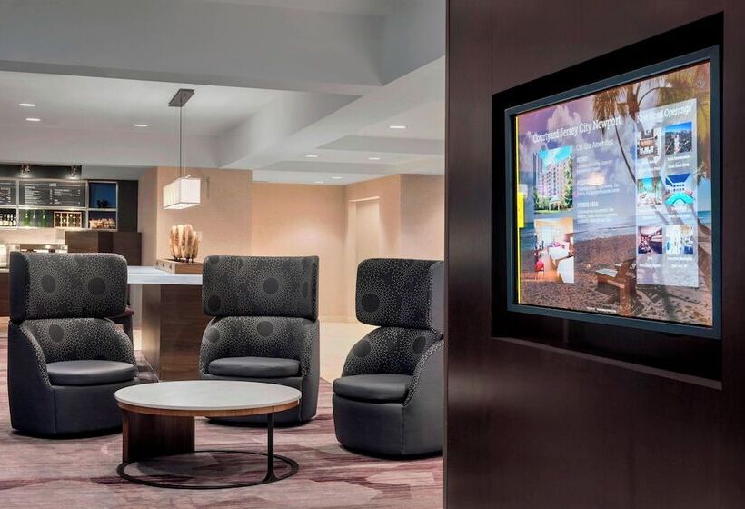 ホテル Courtyard By Marriott Jersey City Newport
