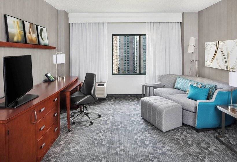 ホテル Courtyard By Marriott Jersey City Newport