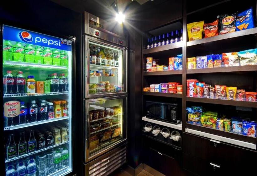 酒店 Courtyard Louisville Airport