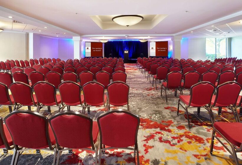 فندق Doubletree By Hilton Dallas Near The Galleria