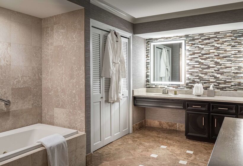 فندق Doubletree By Hilton Dallas Near The Galleria