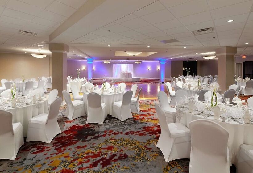 هتل Doubletree By Hilton Dallas Near The Galleria