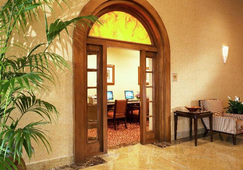 ホテル Doubletree Suites By Hilton Anaheim Rsrt   Conv Cntr