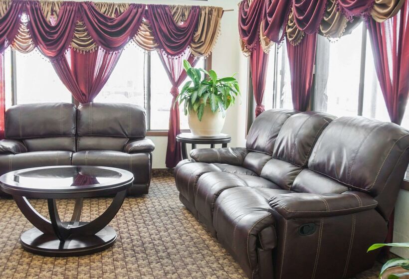 בית מלון כפרי Econo Lodge Kansas City Downtown North