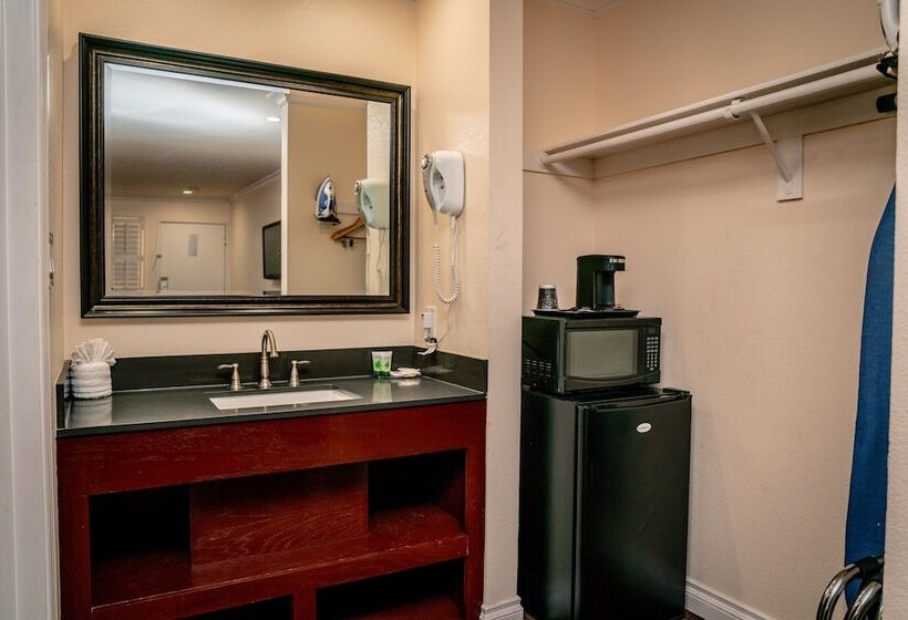 Отель Gateway Inn Gardena