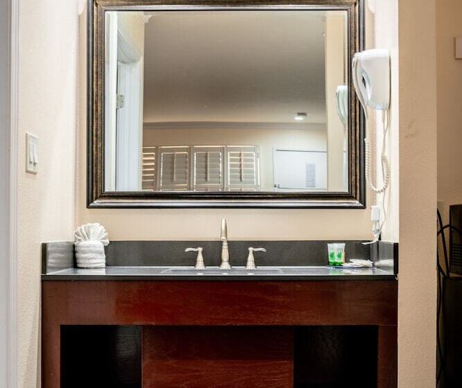 Отель Gateway Inn Gardena