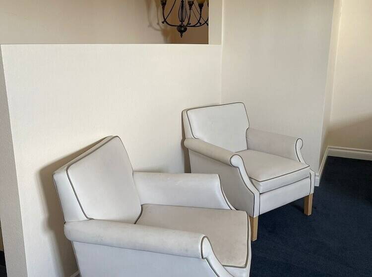 Отель Gateway Inn Gardena