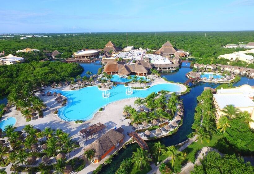 Grand Palladium Select White Sand Resort & Spa - All Inclusive