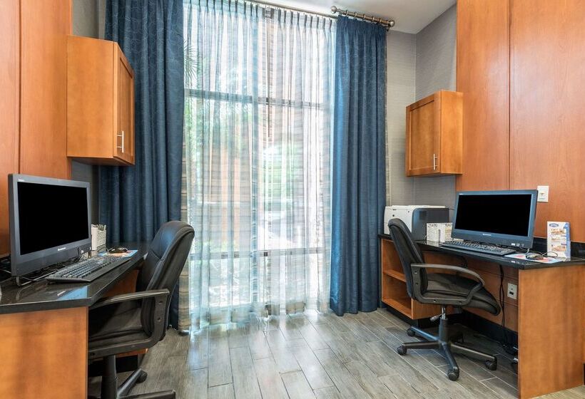 Отель Hampton Inn & Suites Orlando South Lake Buena Vista