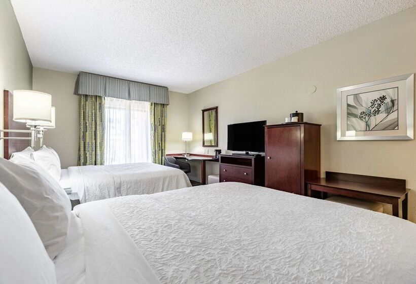 Отель Hampton Inn & Suites Orlando South Lake Buena Vista