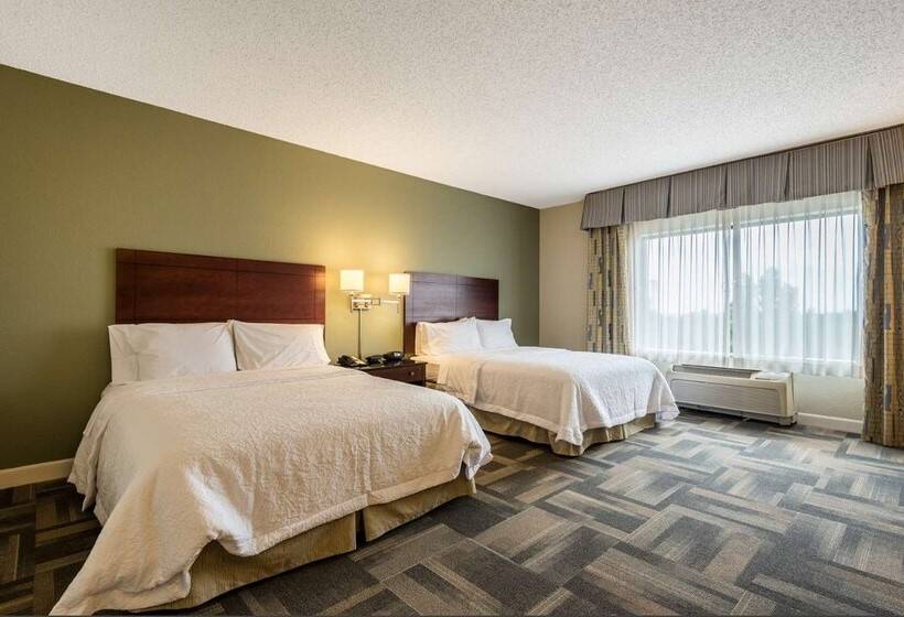 Отель Hampton Inn & Suites Orlando South Lake Buena Vista