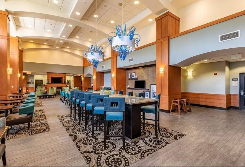 Отель Hampton Inn & Suites Orlando South Lake Buena Vista