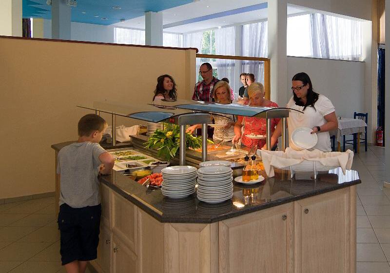 Happy Days Hotel, Adults Only