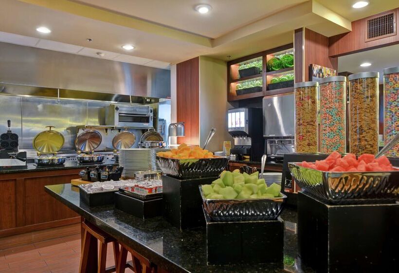 فندق Hilton Garden Inn Green Bay