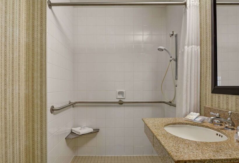 فندق Hilton Garden Inn Green Bay