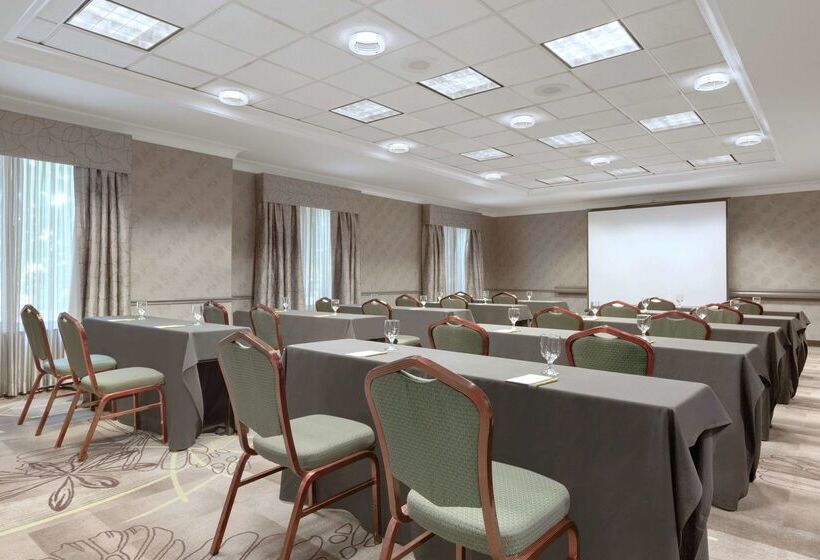 هتل Hilton Garden Inn Springfield, Ma