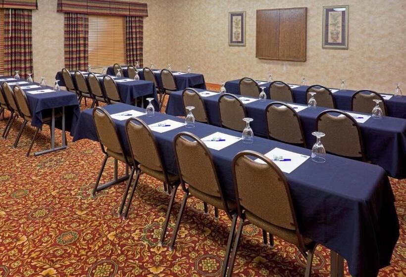 ホテル Holiday Inn Express Syracuse Fairgrounds, An Ihg