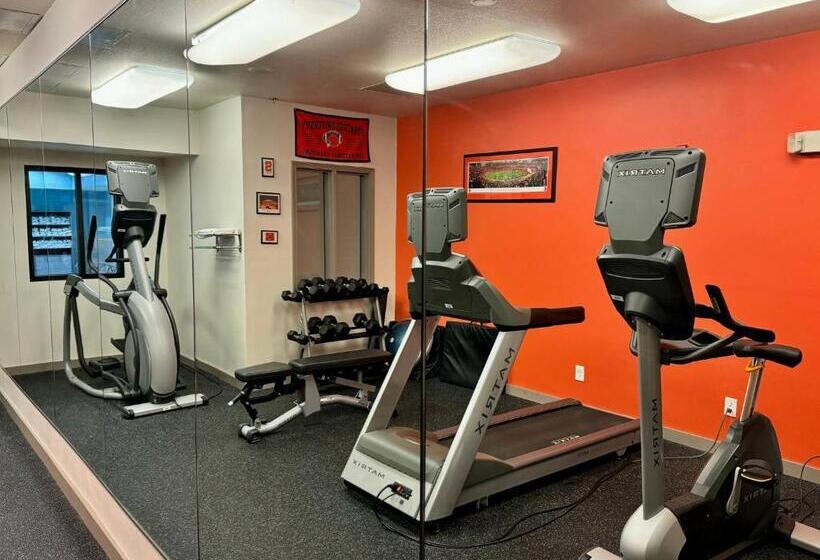 ホテル Holiday Inn Express Syracuse Fairgrounds, An Ihg