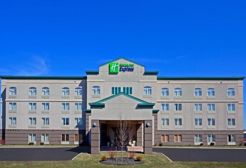 ホテル Holiday Inn Express Syracuse Fairgrounds, An Ihg