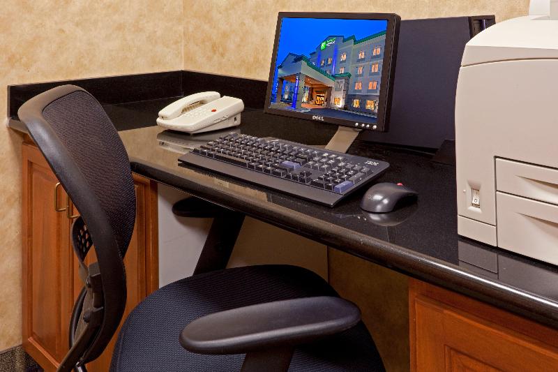 ホテル Holiday Inn Express Syracuse Fairgrounds, An Ihg