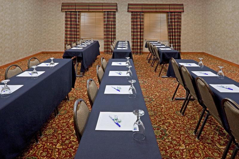 ホテル Holiday Inn Express Syracuse Fairgrounds, An Ihg