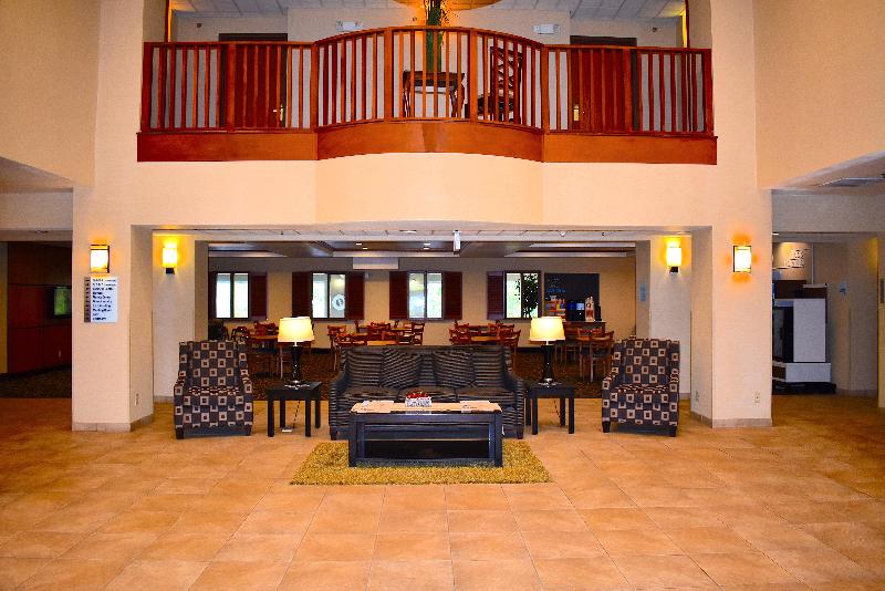 ホテル Holiday Inn Express Syracuse Fairgrounds, An Ihg