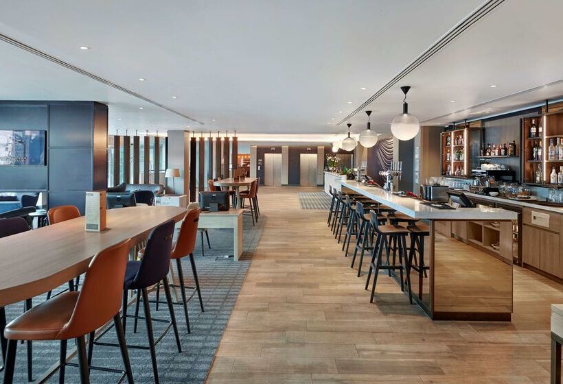 Отель Hyatt Place London Heathrow Airport