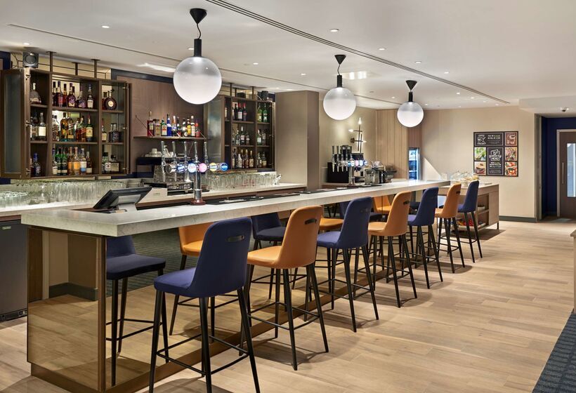 Отель Hyatt Place London Heathrow Airport