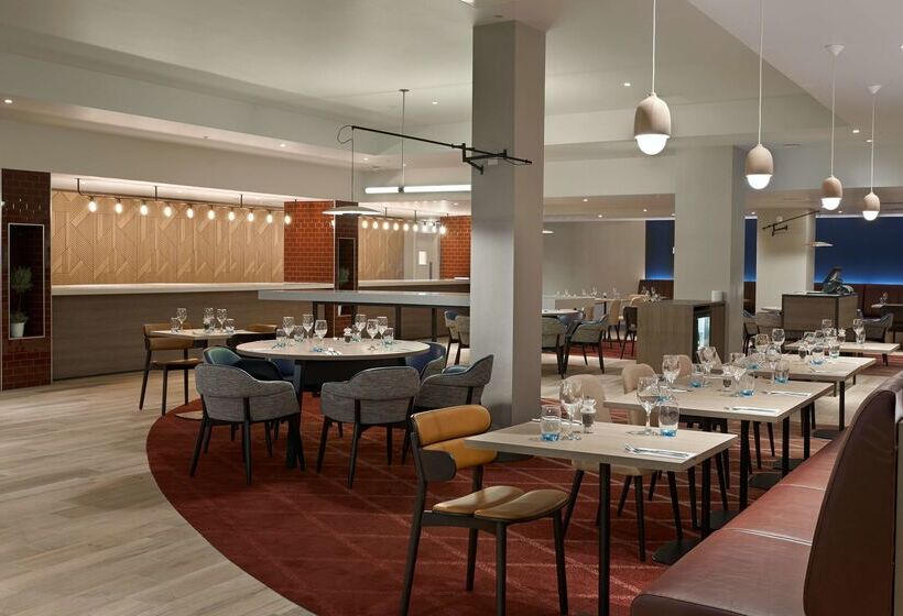 Отель Hyatt Place London Heathrow Airport