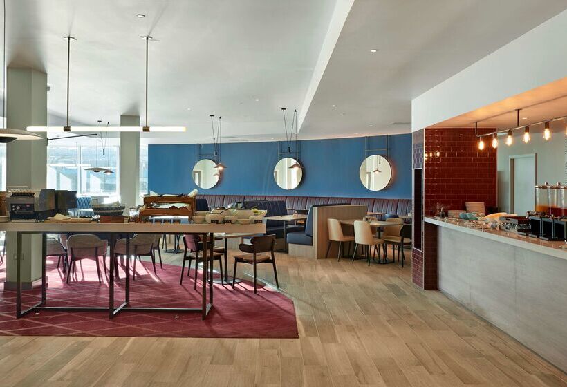 Отель Hyatt Place London Heathrow Airport